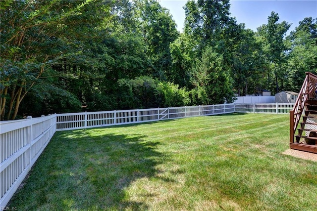 2712 Holly Ridge Ln, Williamsburg, VA 23185 - fenced backyard with stairs