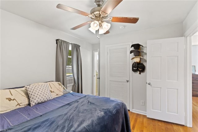 2805 Point Ct, Chesapeake, VA 23321 - bedroom featuring light wood-style flooring, a closet, and ceiling fan