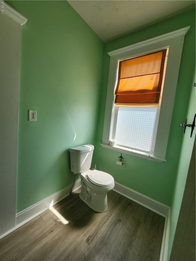 110 S Willard Ave, Hampton, VA 23663 - bathroom featuring wood finished floors and baseboards