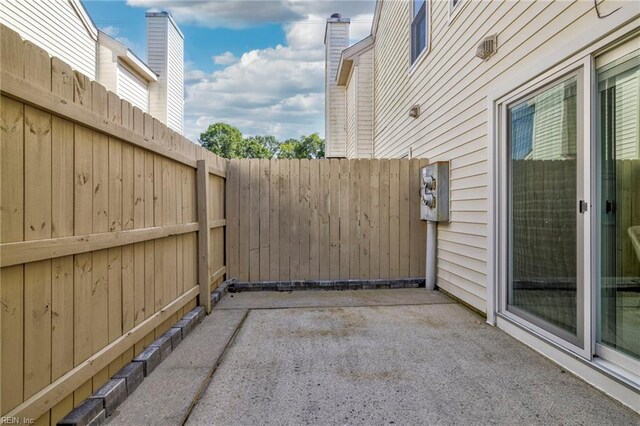 5001 Heathglen Cir, Virginia Beach, VA 23456 - view of patio / terrace