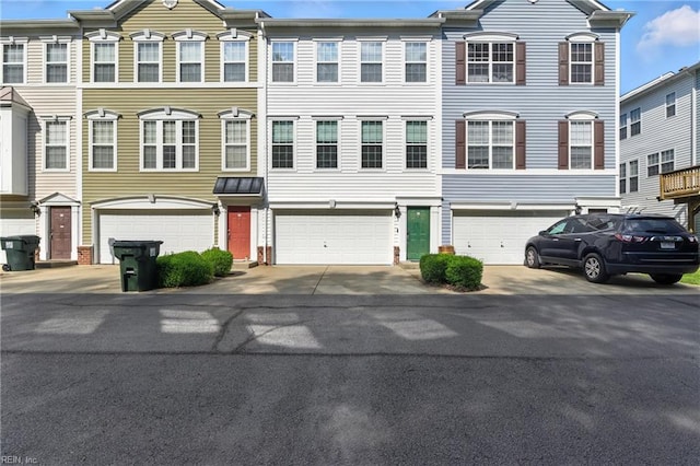 622 Jessica Cir Unit 21, Newport News, VA 23606 - multi unit property featuring an attached garage and driveway