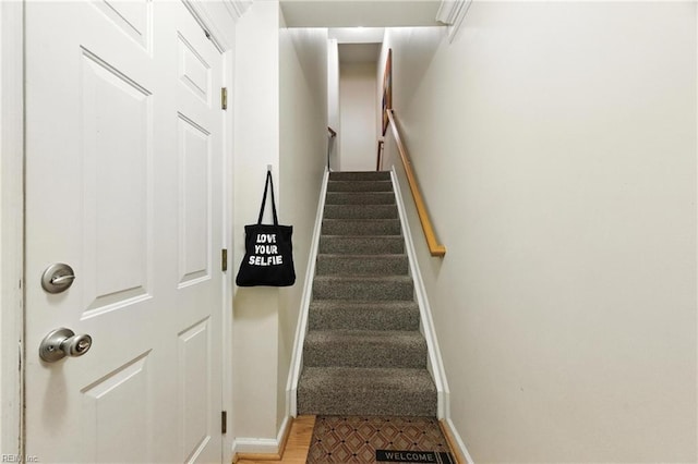 622 Jessica Cir Unit 21, Newport News, VA 23606 - stairs with baseboards