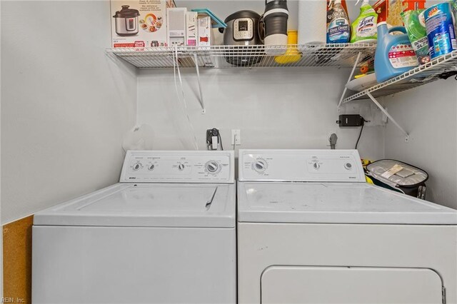4715 Donelson Rd, Virginia Beach, VA 23455 - laundry room featuring washer and dryer