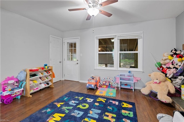 928 Coloma Dr, Newport News, VA 23608 - recreation room featuring wood finished floors and a ceiling fan