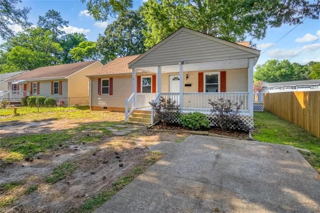 11 Alpine St, Newport News, VA 23606 - view of front of home featuring a porch and crawl space