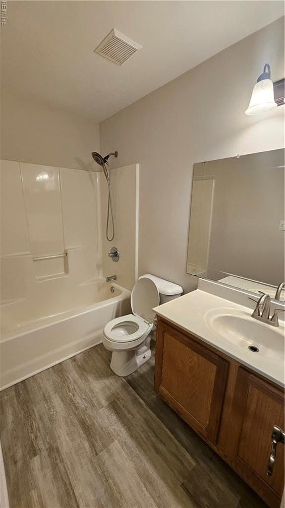 275 Jonathans Way, Suffolk, VA 23434 - bathroom featuring wood finished floors, shower / washtub combination, and vanity