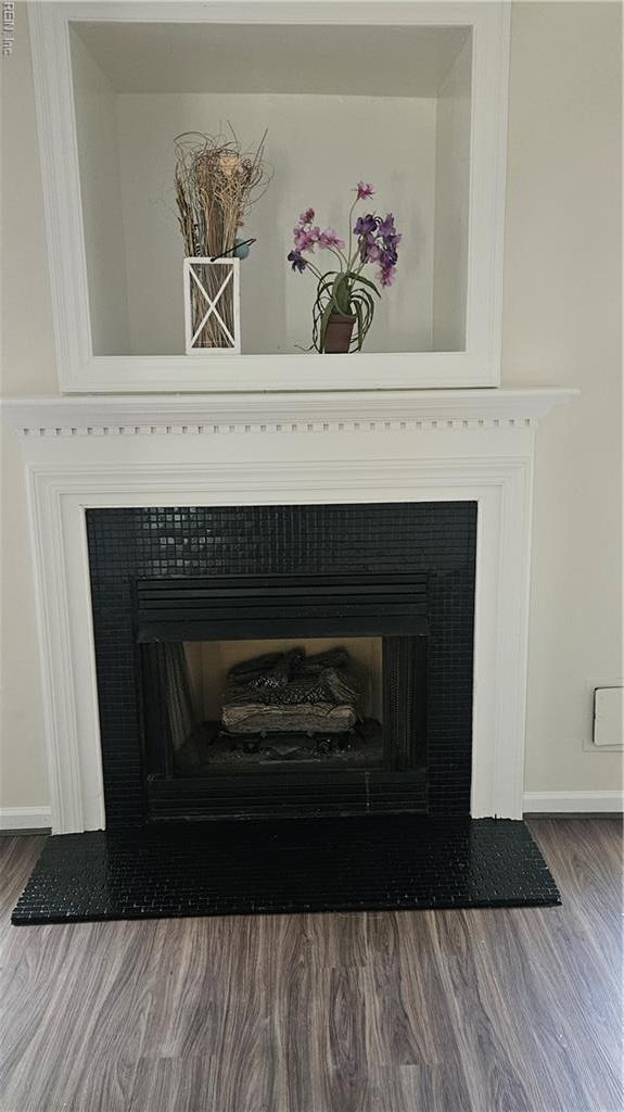 275 Jonathans Way, Suffolk, VA 23434 - detailed view of a fireplace and wood finished floors