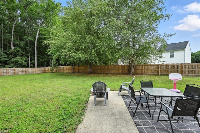 315 Sawmill Arch, Chesapeake, VA 23323 - fenced backyard with a patio and outdoor dining space