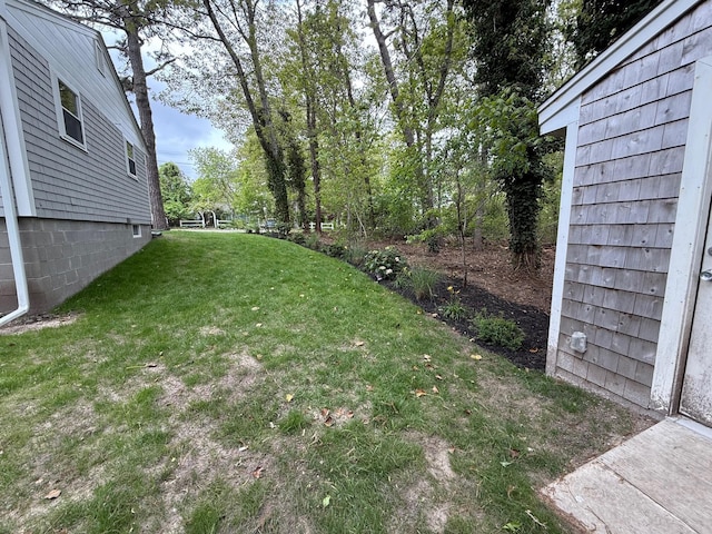 view of grassy yard