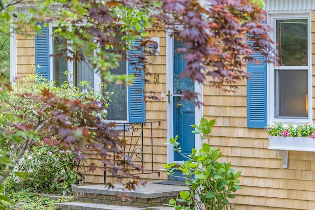 51 Wianno Cir, Osterville, MA 02655 - view of property entrance