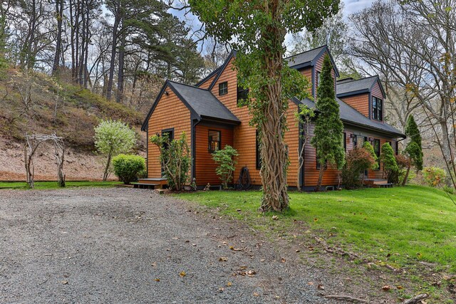 view of front of house with a front lawn