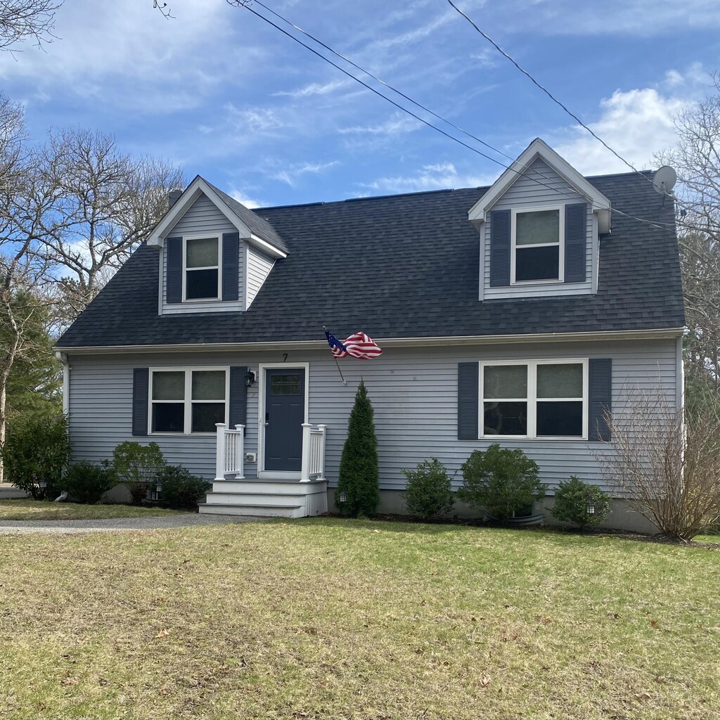7 Ivest Cir, Hatchville, MA 02536 - photo 1