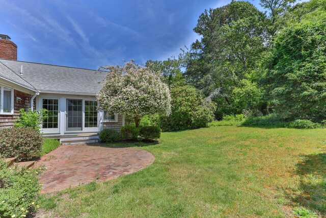 view of yard with a patio