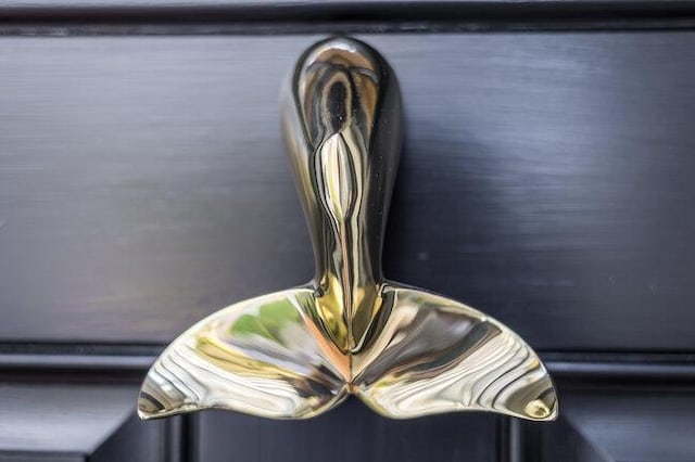 interior details featuring a sink