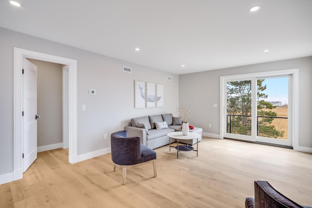 179 Beebe Acres Rd, Falmouth, MA 02540 - living room featuring recessed lighting, baseboards, visible vents, and light wood-style flooring