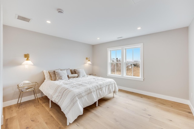 179 Beebe Acres Rd, Falmouth, MA 02540 - bedroom with recessed lighting, light wood-type flooring, visible vents, and baseboards