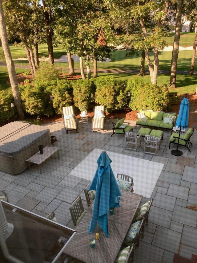 view of patio featuring an outdoor hangout area