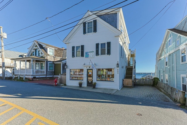 view of front of property with covered porch