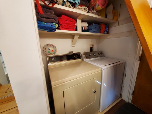 20 Spooner Rd, Eastham, MA 02642 - laundry area with washing machine and dryer