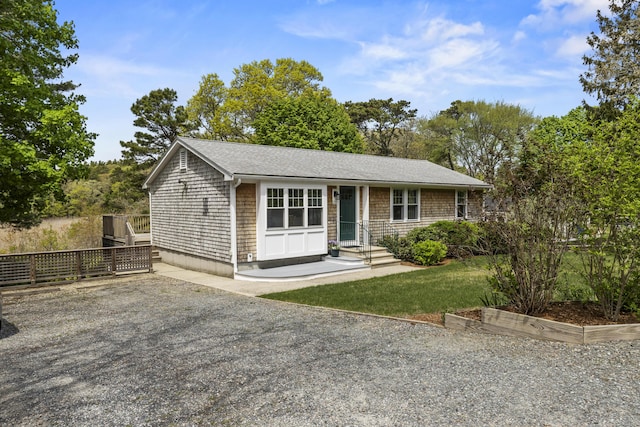 215 Head Of The Bay Rd, Buzzards Bay, MA 02532 - single story home featuring a shingled roof
