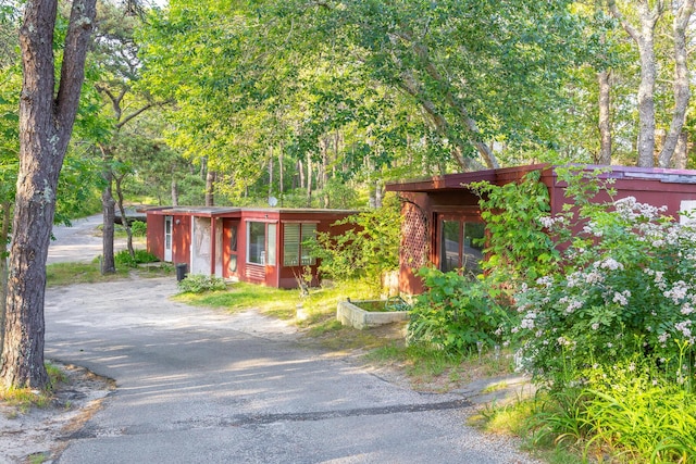 view of front of property