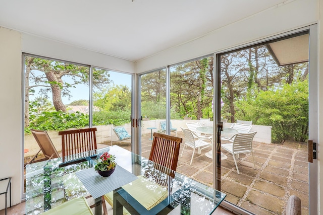 view of sunroom / solarium