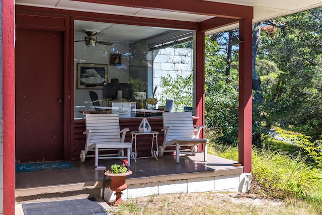 view of patio with ceiling fan