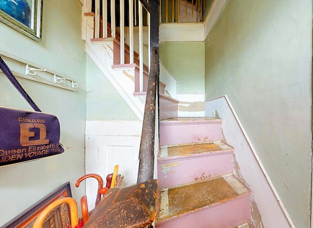 580 Commercial St, Provincetown, MA 02657 - view of staircase