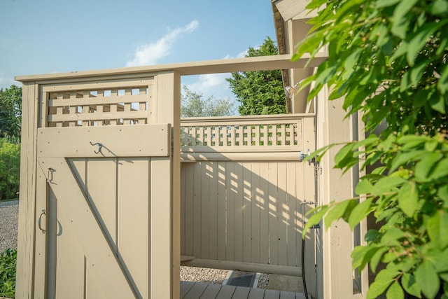 625 Bridge Rd, Eastham, MA 02642 - view of gate