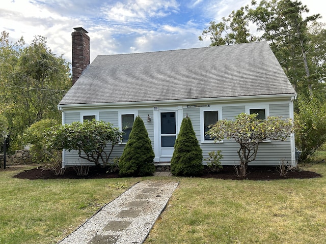 view of front of property with a front yard