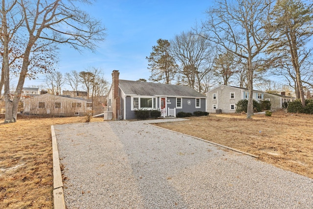 view of front of property with a front yard