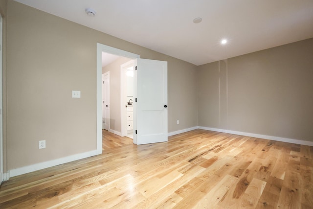 300 Buck Island Rd Unit C13F, West Yarmouth, MA 02673 - empty room featuring light wood-style flooring, baseboards, and a smoke detector