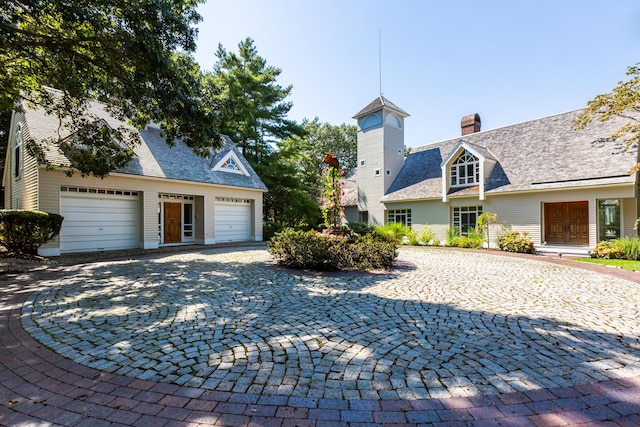 view of front facade featuring a garage