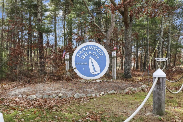 view of community / neighborhood sign