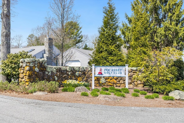 view of community / neighborhood sign