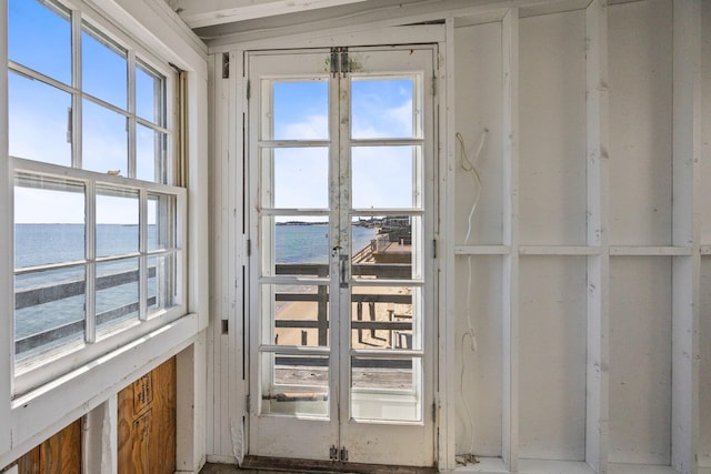 561 Commercial St, Provincetown, MA 02657 - entryway featuring a water view