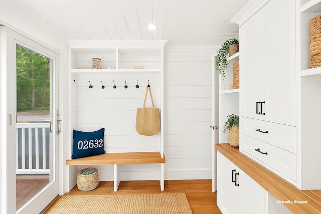 28 Stoney Cliff Rd, Centerville, MA 02632 - mudroom featuring light wood-style flooring
