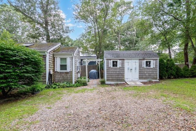 view of outbuilding