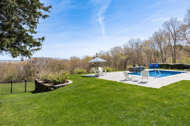 view of yard with a patio area