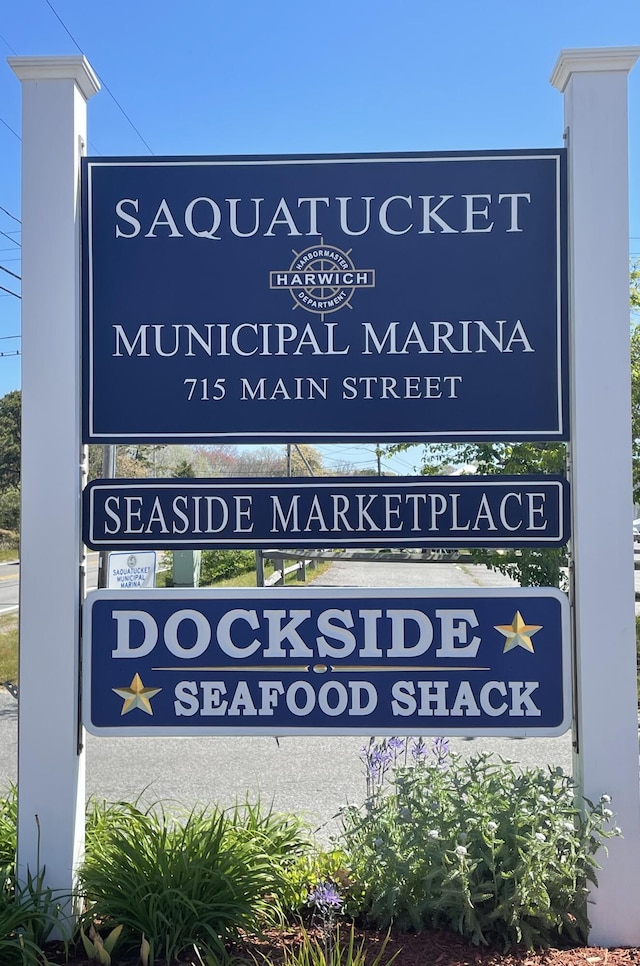 34 Oak St, Harwich, MA 02645 - exterior view
