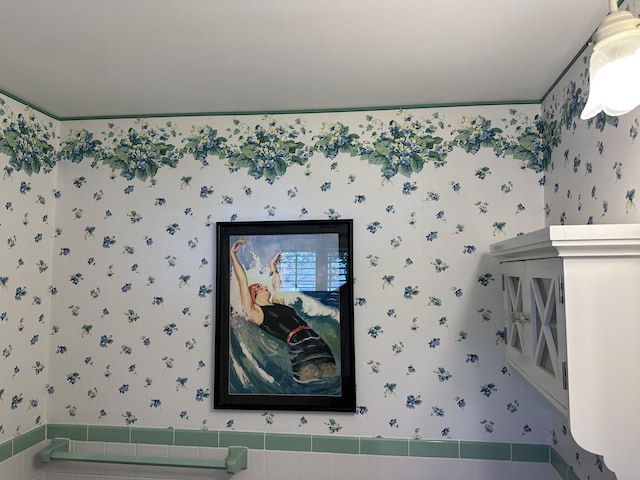 91 Depot St Unit 10, Dennis Port, MA 02639 - detailed view of wallpapered walls