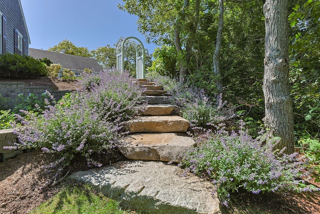 30 Tisquantum Rd, Chatham, MA 02633 - view of yard