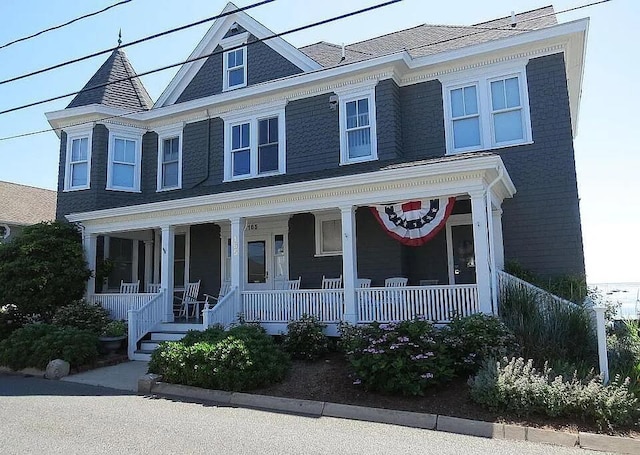 view of front of home with covered porch