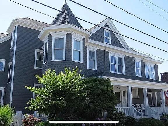 view of front of home featuring covered porch