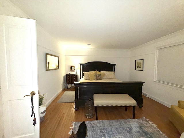 15 Hampton Ct, Mashpee, MA 02649 - bedroom with wood finished floors and baseboards