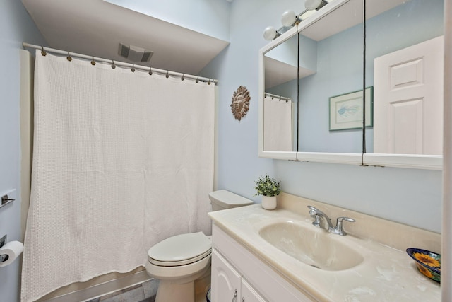 full bathroom with visible vents, shower / bath combo with shower curtain, toilet, and vanity