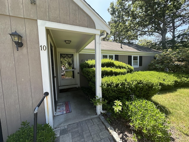 10 Freeman Rd, Yarmouth Port, MA 02675 - entrance to property