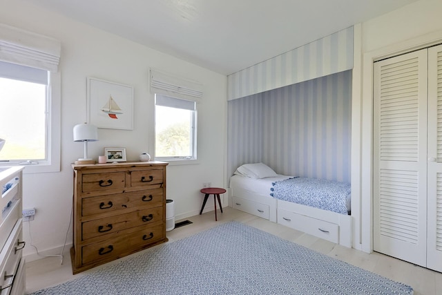 bedroom with a closet