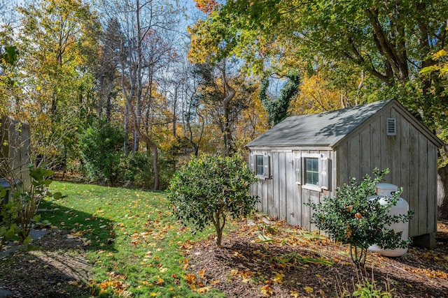 view of outdoor structure featuring a yard