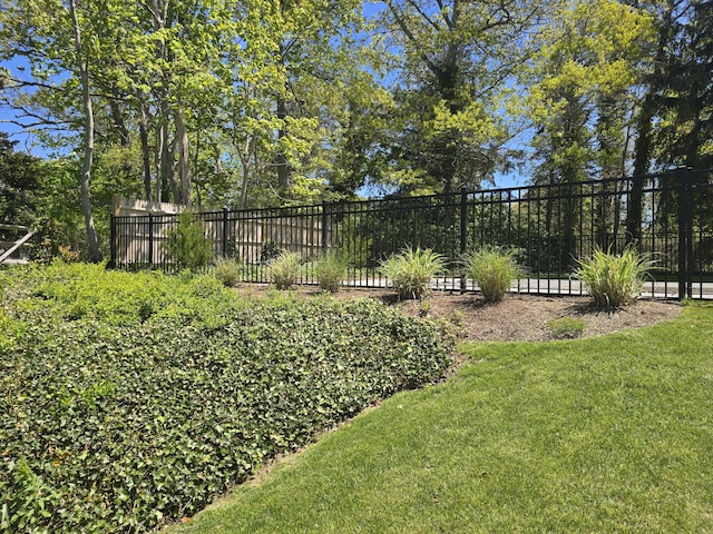 2 Little Cove Ln, Orleans, MA 02653 - view of yard